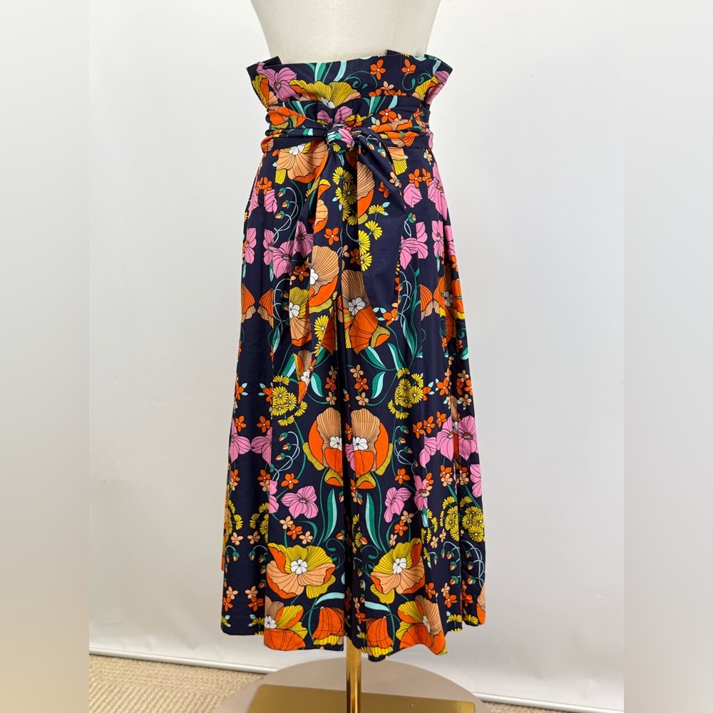 COREY LYNN CALTER Navy with bright floral pattern pleated A line skirt size M - Picture 3 of 12